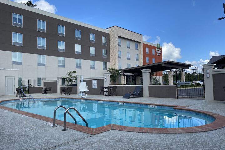 Pool 6 of 62