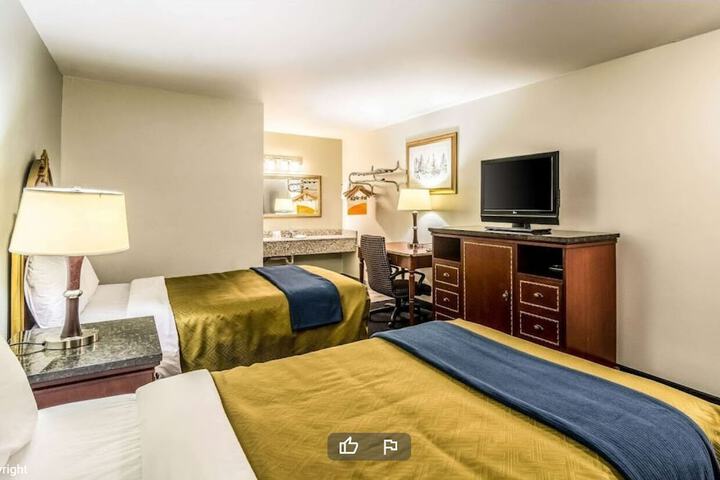 Room 11 of 11