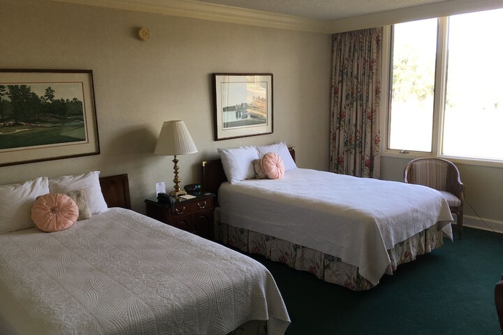 Room 33 of 72