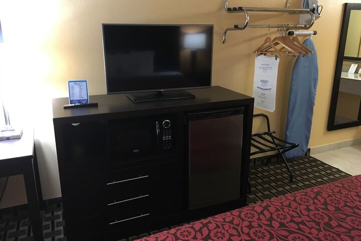 Room 14 of 25