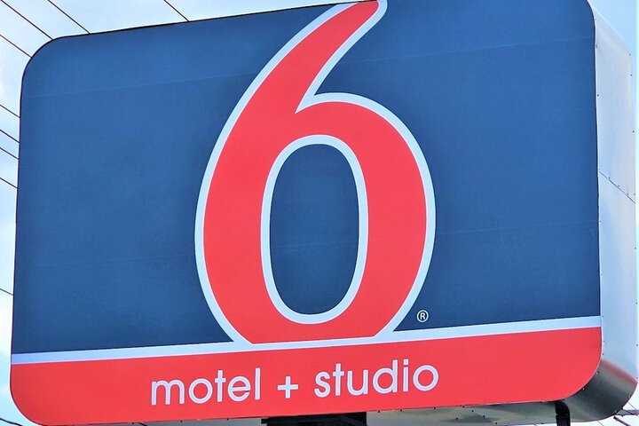 Hotel 5 of 40
