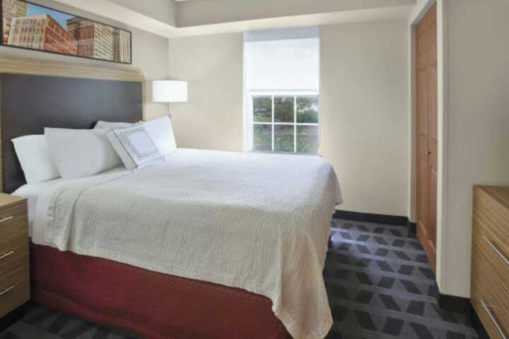 Towneplace Suites by Marriott Brookfield