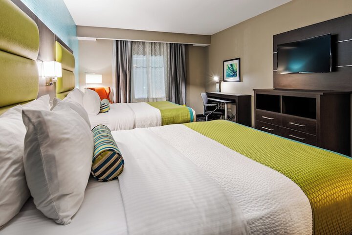 Holiday Inn Express & Suites Pasadena Houston Southeast by IHG