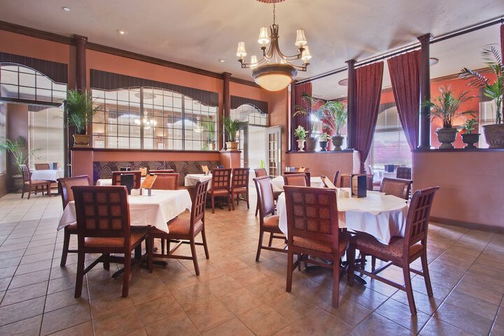 Dining 74 of 88