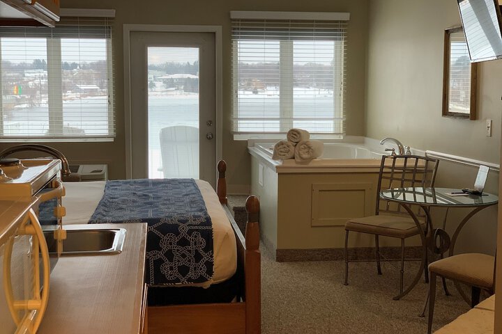 Room 53 of 102