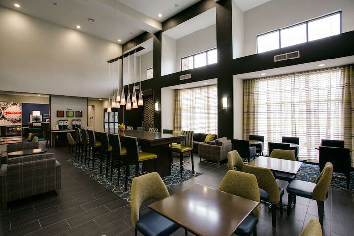 Hampton Inn & Suites Dallas / Ft. Worth Airport South