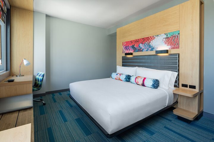 Room 18 of 28