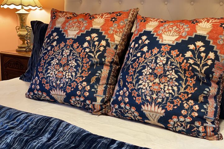 Vineyard Mansion & Carriage House Bed & Breakfast
