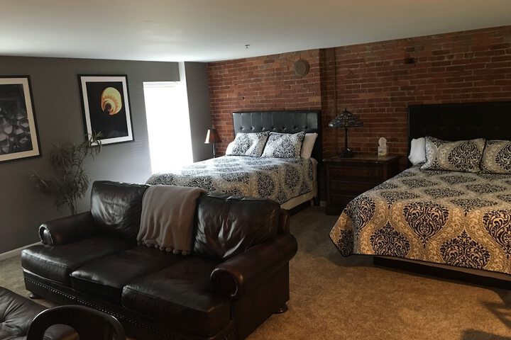 Room 17 of 36