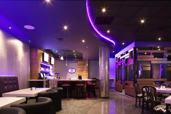 Lounge 34 of 41