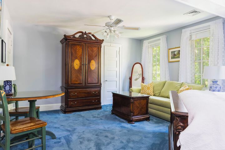Room 25 of 40