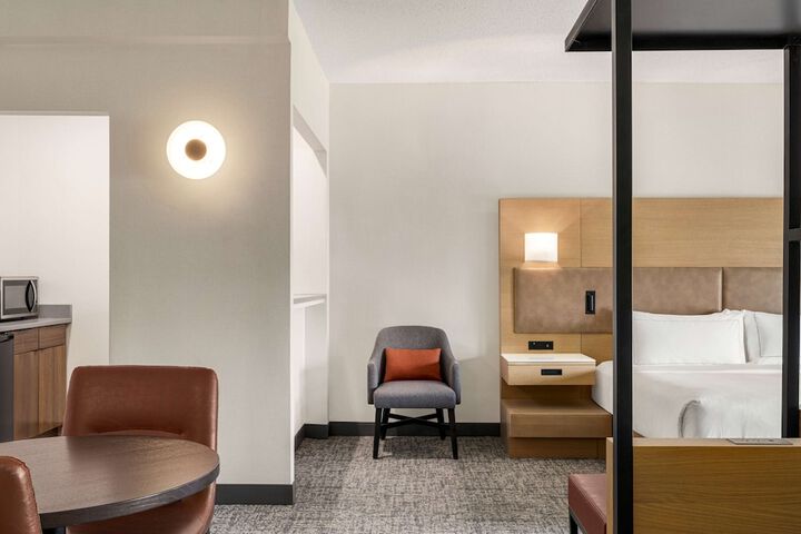 Room 12 of 38
