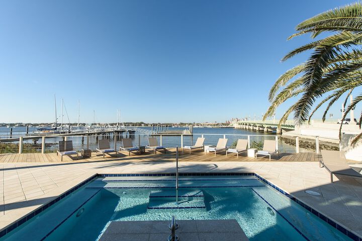 Marker 8 Hotel & Marina