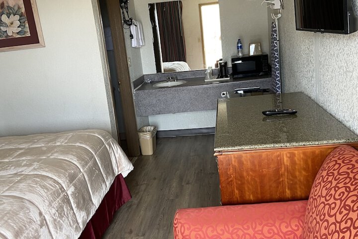 Room 18 of 27