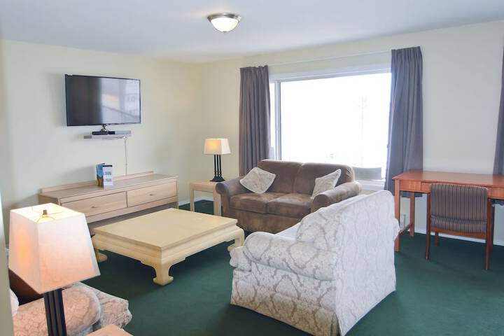 Shoreline Resort