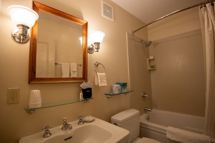 Room 62 of 143