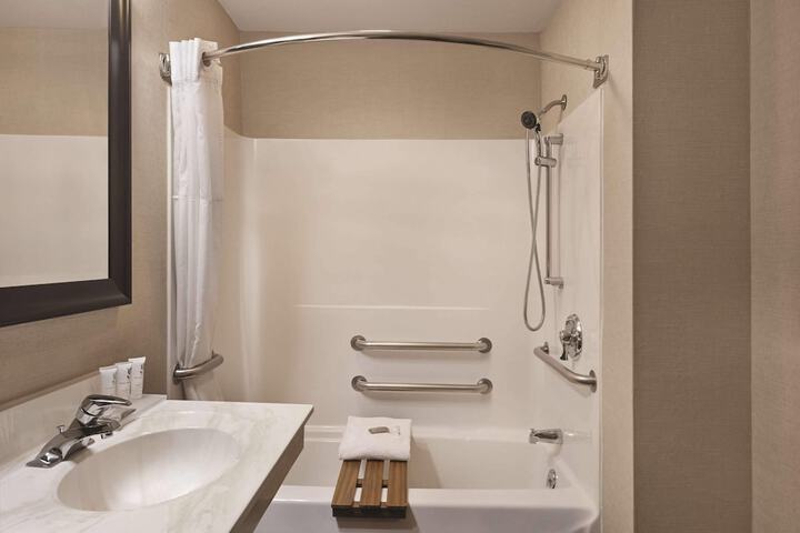 Country Inn & Suites by Radisson Madison, WI