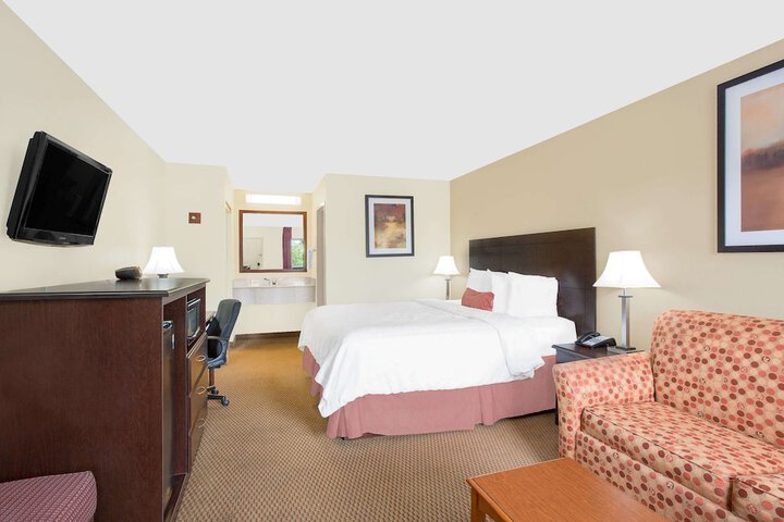 Room 13 of 16