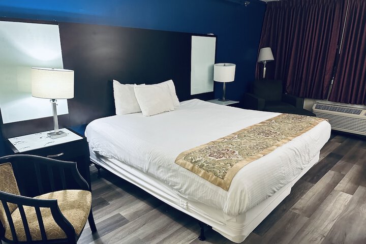 Room 17 of 44