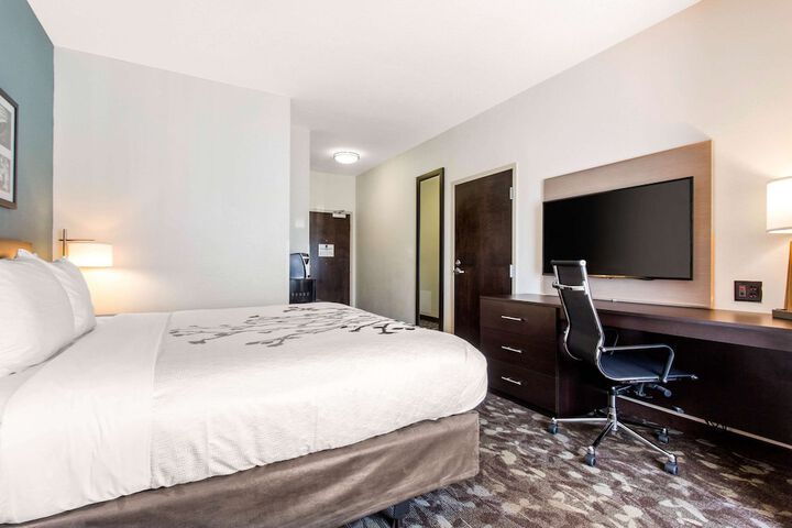 Room 33 of 41