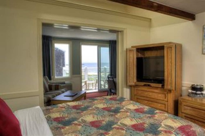 The Corsair & Cross Rip Oceanfront Resort