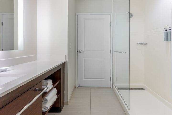 Room 27 of 59