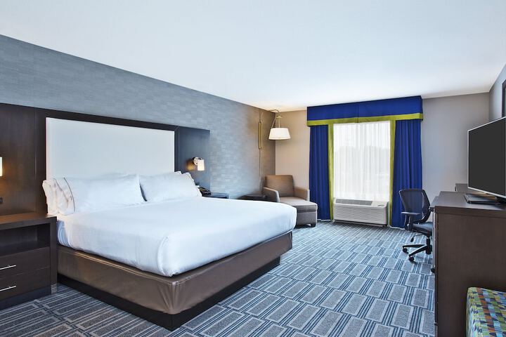 Room 17 of 42