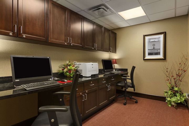 Business Center 20 of 20