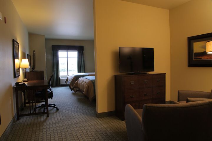 Little Missouri Inn & Suites New Town