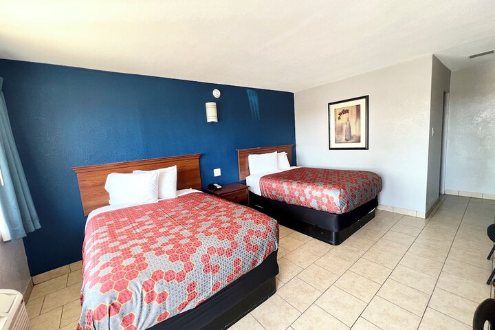 Room 14 of 22