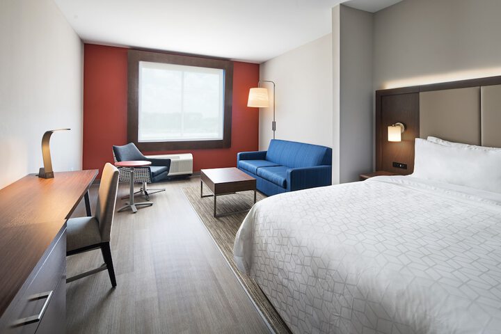 Holiday Inn Express & Suites Lubbock Central - Univ Area by IHG
