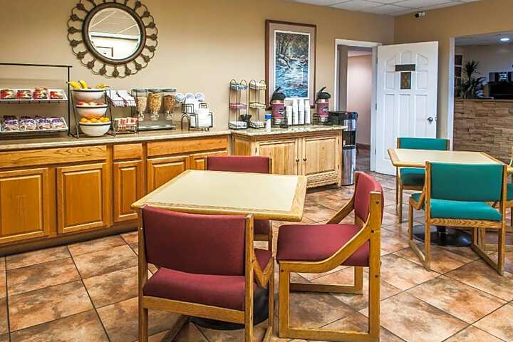 Rodeway Inn East