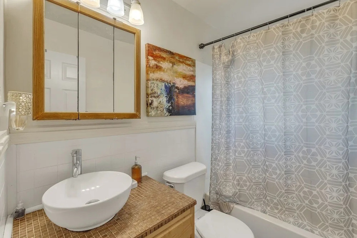 Cozy 3br Westland Retreat 3 Bedroom Home by RedAwning