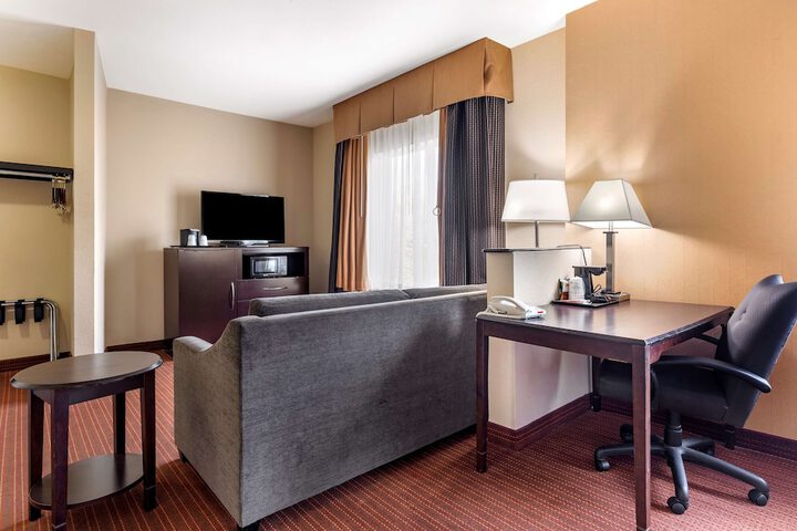 Room 9 of 25