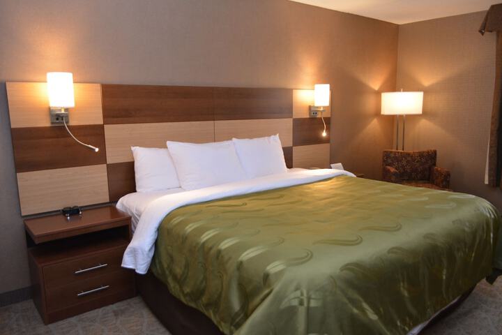 Room 9 of 25
