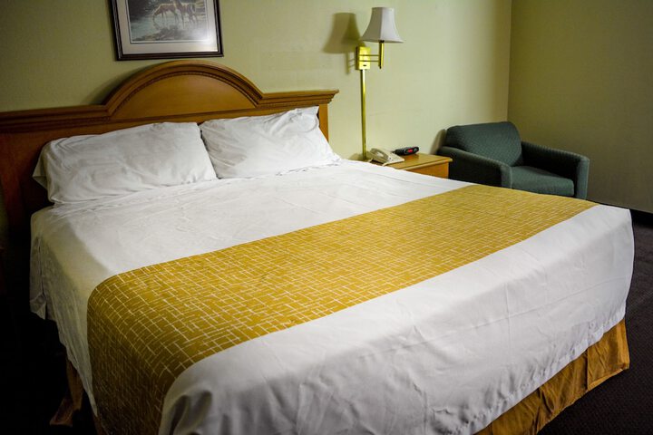 Room 16 of 22