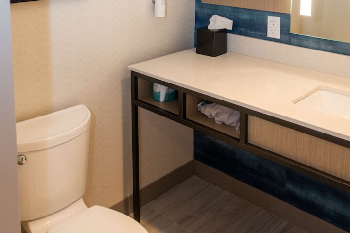 Room 32 of 52