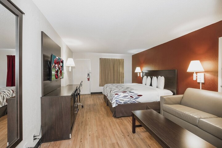 Room 26 of 33