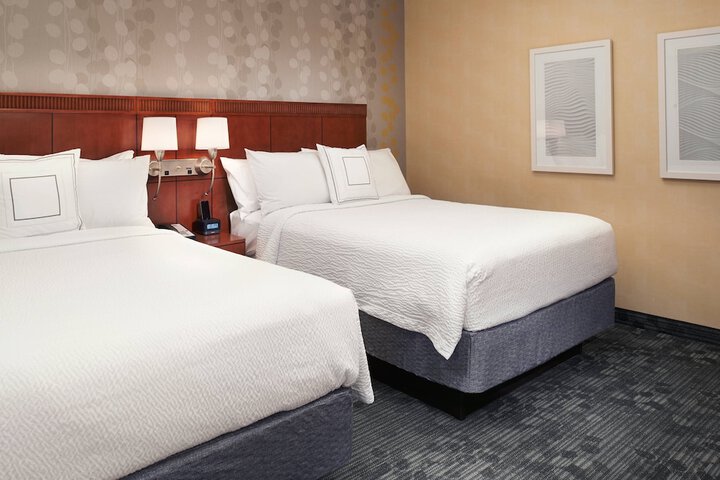 Room 21 of 32