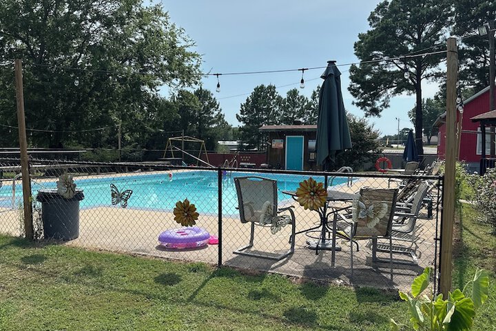 Pool 2 of 10