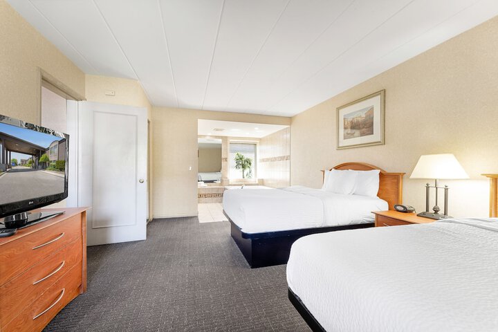 Room 6 of 13