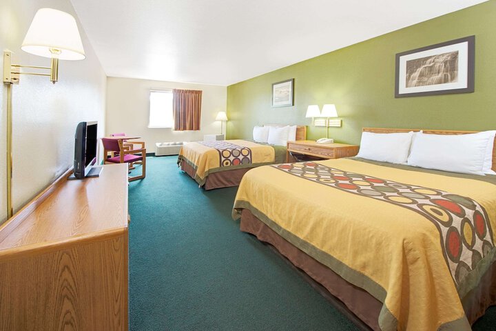 Room 10 of 15