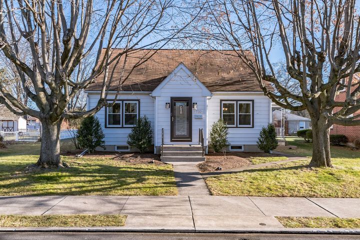 sweet Serenity" Stay 10 Minutes From Hershey 3 Bedroom Home by RedAwning