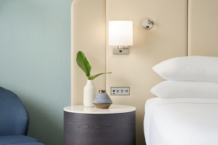 Room 17 of 60