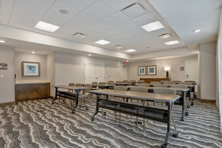 Staybridge Suites Overland Park - Kansas City S by IHG