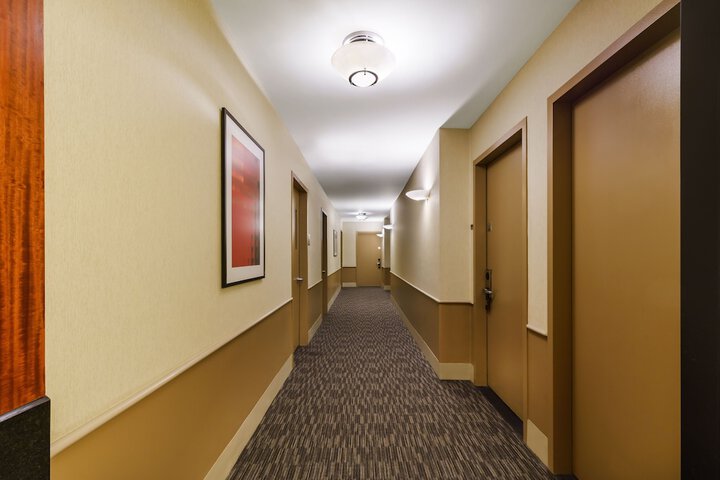 Ballroom/Hall 83 of 107