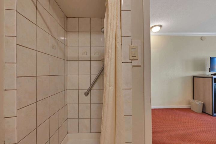 Room 40 of 49