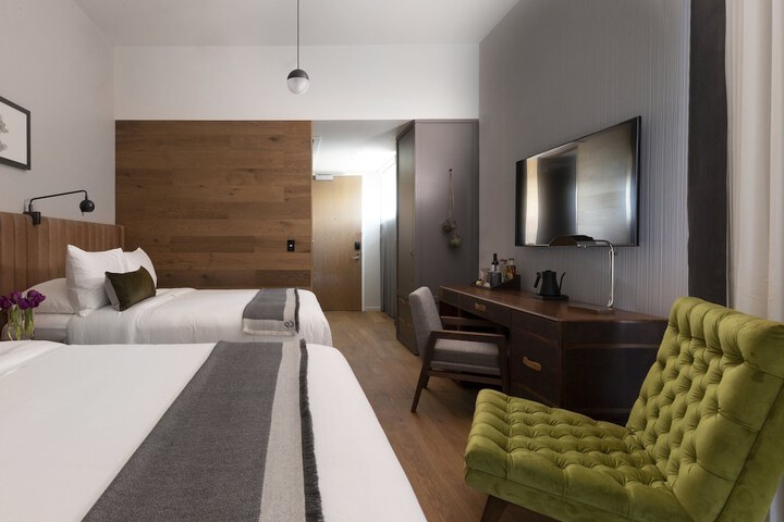 Room 22 of 38