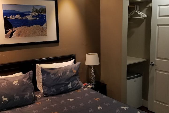 Room 102 of 245