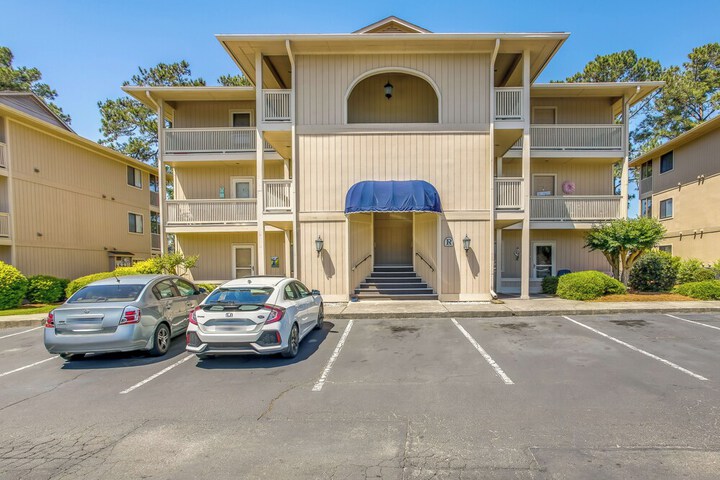 Little River Condo w / Community Pool & Hot Tub!